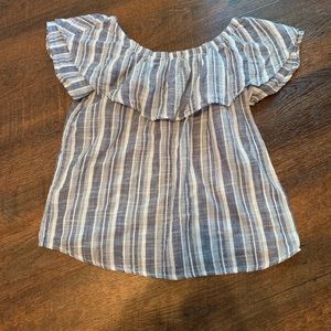 Off-the-shoulder shirt